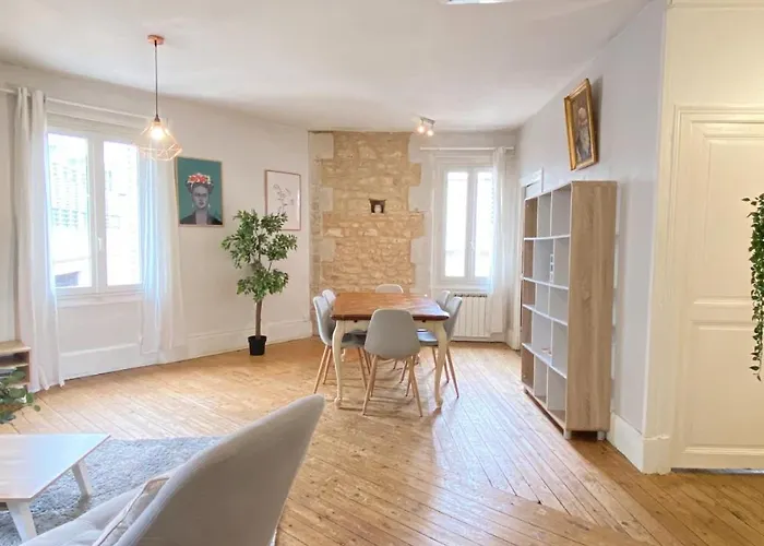 L'ancienne Comedie, En Hyper Centre *